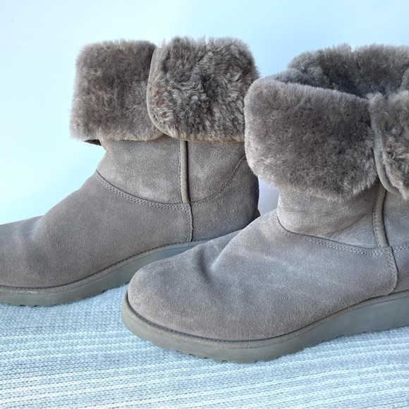 UGG Kristin Wedge Boot - size 9.5 - Picture 3 of 7
